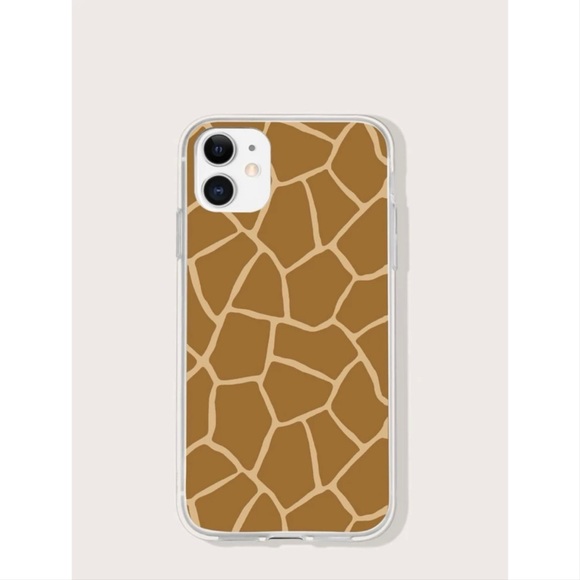 SHEIN Accessories - Giraffe Print iPhone 11 Pro Max Case 🤎🦒